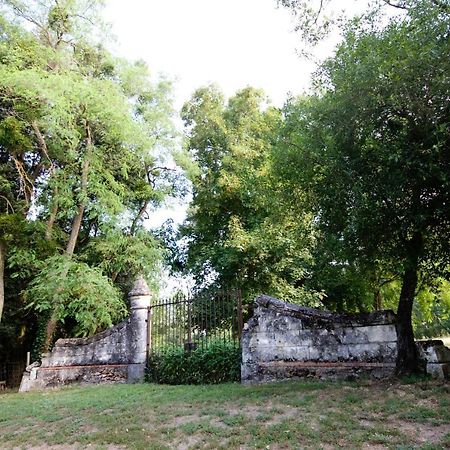 Le Logis Du Pressoir Chambre D'Hotes Bed & Breakfast In Beautiful 18Th Century Estate In The Heart Of The Loire Valley With Heated Pool And Extensive Grounds Bed & Breakfast Les Bois-d'Anjou Exterior photo